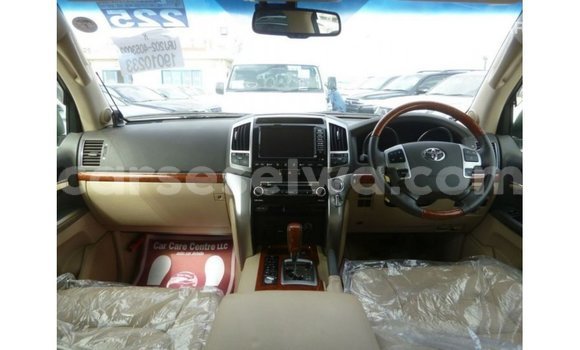 Buy Import Toyota Land Cruiser White Car in Import - Dubai in East Mahé Buy Import Toyota Land Cruiser White Car in Import - Dubai in East Mahé