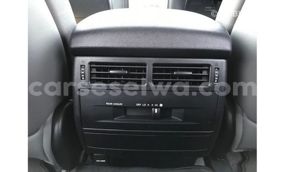 Buy Import Toyota Land Cruiser White Car in Import - Dubai in East Mahé Buy Import Toyota Land Cruiser White Car in Import - Dubai in East Mahé