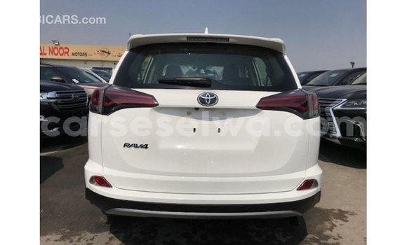 Acheter Import Utilitaire Toyota Ade Blanc à Import - Dubai, East Mahé Acheter Import Utilitaire Toyota Ade Blanc à Import - Dubai, East Mahé