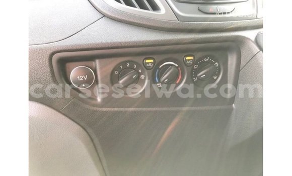 Buy Import Ford Club Wagon White Car in Import - Dubai in East Mahé Buy Import Ford Club Wagon White Car in Import - Dubai in East Mahé