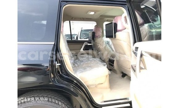 Buy Import Toyota Land Cruiser Black Car in Import - Dubai in East Mahé Buy Import Toyota Land Cruiser Black Car in Import - Dubai in East Mahé