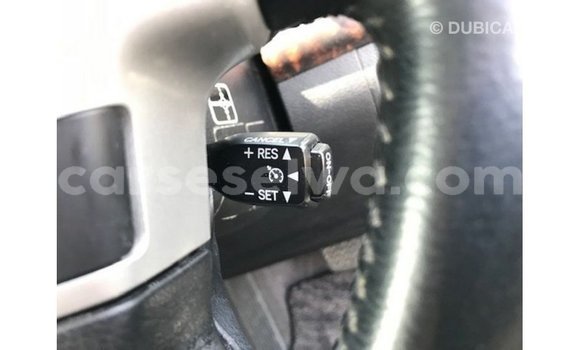 Acheter Import Voiture Toyota Land Cruiser Blanc à Import - Dubai, East Mahé Acheter Import Voiture Toyota Land Cruiser Blanc à Import - Dubai, East Mahé