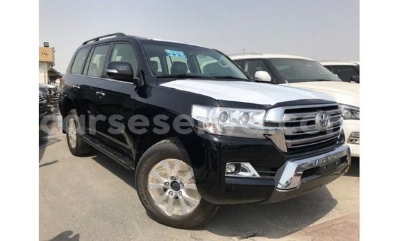 Acheter Import Voiture Toyota Land Cruiser Noir à Import - Dubai, East Mahé Acheter Import Voiture Toyota Land Cruiser Noir à Import - Dubai, East Mahé