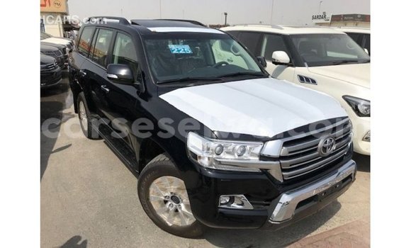 Acheter Import Voiture Toyota Land Cruiser Noir à Import - Dubai, East Mahé Acheter Import Voiture Toyota Land Cruiser Noir à Import - Dubai, East Mahé