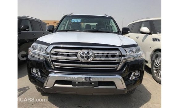 Acheter Import Voiture Toyota Land Cruiser Noir à Import - Dubai, East Mahé Acheter Import Voiture Toyota Land Cruiser Noir à Import - Dubai, East Mahé