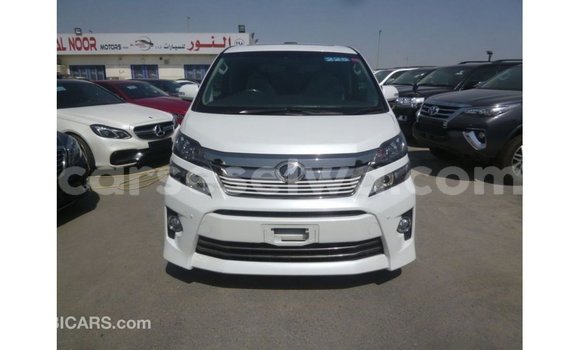 Buy Import Toyota Vellfire White Car in Import - Dubai in East Mahé Buy Import Toyota Vellfire White Car in Import - Dubai in East Mahé