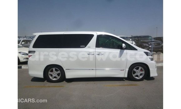 Buy Import Toyota Vellfire White Car in Import - Dubai in East Mahé Buy Import Toyota Vellfire White Car in Import - Dubai in East Mahé
