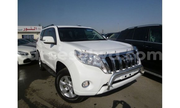 Acheter Import Voiture Toyota Prado Blanc à Import - Dubai, East Mahé Acheter Import Voiture Toyota Prado Blanc à Import - Dubai, East Mahé