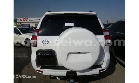 Acheter Import Voiture Toyota Prado Blanc à Import - Dubai, East Mahé Acheter Import Voiture Toyota Prado Blanc à Import - Dubai, East Mahé