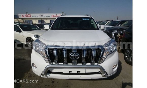Acheter Import Voiture Toyota Prado Blanc à Import - Dubai, East Mahé Acheter Import Voiture Toyota Prado Blanc à Import - Dubai, East Mahé