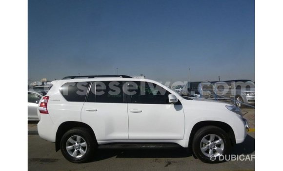 Acheter Import Voiture Toyota Prado Blanc à Import - Dubai, East Mahé Acheter Import Voiture Toyota Prado Blanc à Import - Dubai, East Mahé