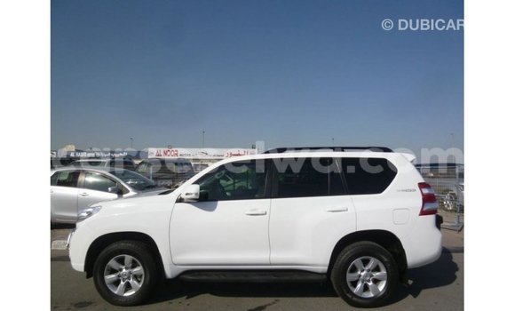 Acheter Import Voiture Toyota Prado Blanc à Import - Dubai, East Mahé Acheter Import Voiture Toyota Prado Blanc à Import - Dubai, East Mahé