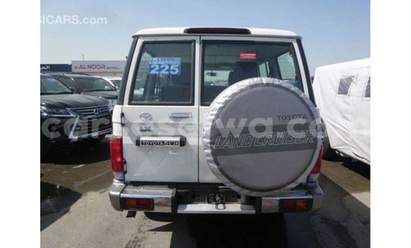 Buy Import Toyota Land Cruiser White Car in Import - Dubai in East Mahé Buy Import Toyota Land Cruiser White Car in Import - Dubai in East Mahé