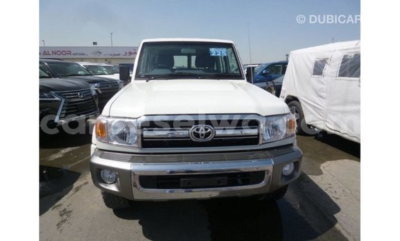 Buy Import Toyota Land Cruiser White Car in Import - Dubai in East Mahé Buy Import Toyota Land Cruiser White Car in Import - Dubai in East Mahé