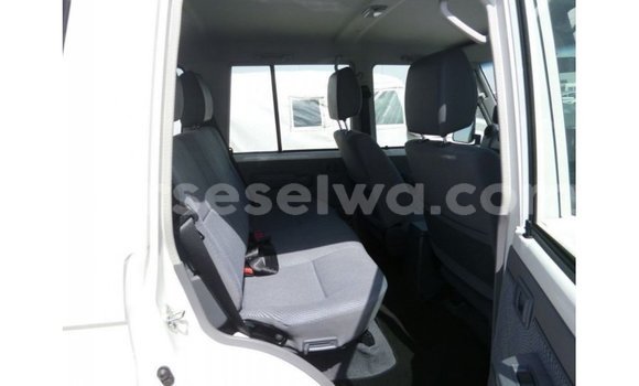 Buy Import Toyota Land Cruiser White Car in Import - Dubai in East Mahé Buy Import Toyota Land Cruiser White Car in Import - Dubai in East Mahé