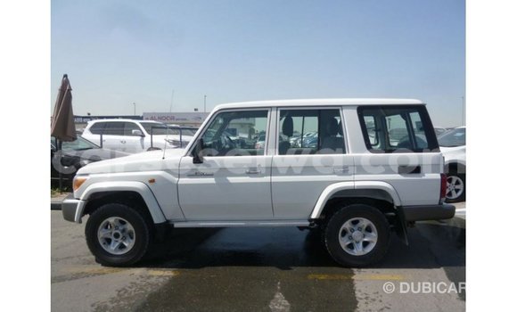 Buy Import Toyota Land Cruiser White Car in Import - Dubai in East Mahé Buy Import Toyota Land Cruiser White Car in Import - Dubai in East Mahé