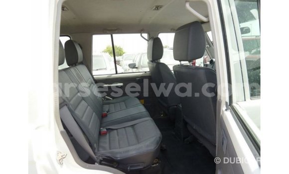 Buy Import Toyota Land Cruiser White Car in Import - Dubai in East Mahé Buy Import Toyota Land Cruiser White Car in Import - Dubai in East Mahé