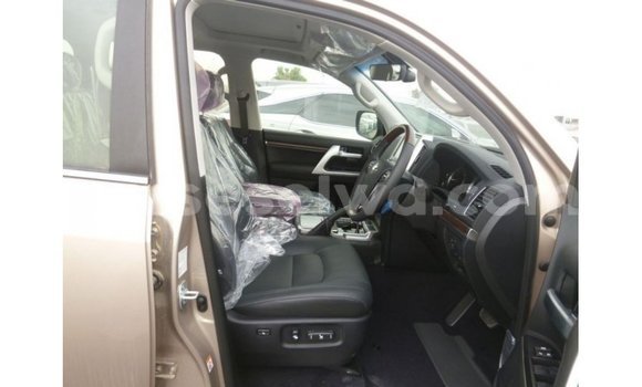 Buy Import Toyota Land Cruiser Other Car in Import - Dubai in East Mahé Buy Import Toyota Land Cruiser Other Car in Import - Dubai in East Mahé