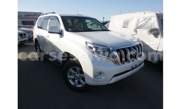 Acheter Import Voiture Toyota Prado Blanc à Import - Dubai, East Mahé Acheter Import Voiture Toyota Prado Blanc à Import - Dubai, East Mahé