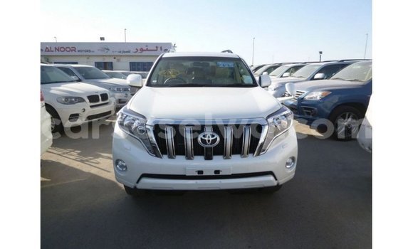 Acheter Import Voiture Toyota Prado Blanc à Import - Dubai, East Mahé Acheter Import Voiture Toyota Prado Blanc à Import - Dubai, East Mahé