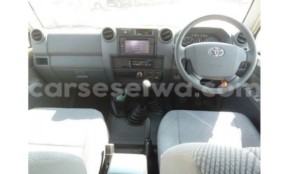 Buy Import Toyota Land Cruiser Beige Car in Import - Dubai in East Mahé Buy Import Toyota Land Cruiser Beige Car in Import - Dubai in East Mahé