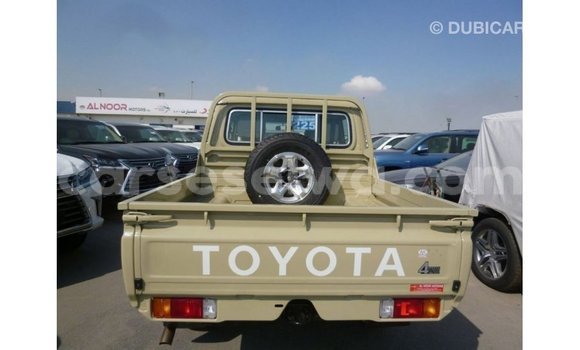 Buy Import Toyota Land Cruiser Beige Car in Import - Dubai in East Mahé Buy Import Toyota Land Cruiser Beige Car in Import - Dubai in East Mahé