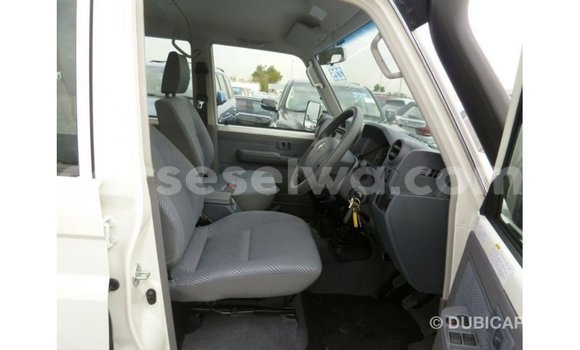 Buy Import Toyota Land Cruiser White Car in Import - Dubai in East Mahé Buy Import Toyota Land Cruiser White Car in Import - Dubai in East Mahé