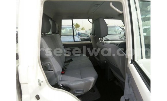 Buy Import Toyota Land Cruiser White Car in Import - Dubai in East Mahé Buy Import Toyota Land Cruiser White Car in Import - Dubai in East Mahé