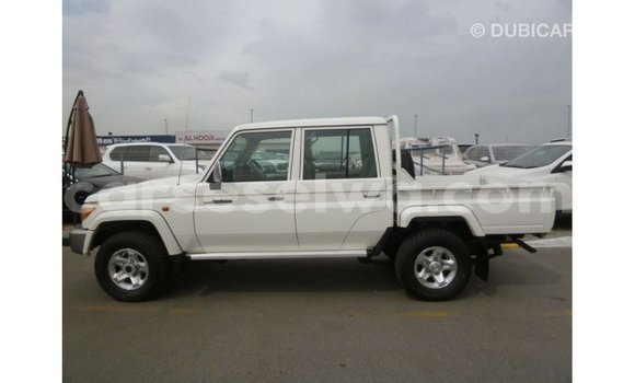 Buy Import Toyota Land Cruiser White Car in Import - Dubai in East Mahé Buy Import Toyota Land Cruiser White Car in Import - Dubai in East Mahé