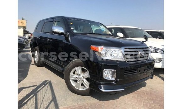 Buy Import Toyota Land Cruiser Black Car in Import - Dubai in East Mahé Buy Import Toyota Land Cruiser Black Car in Import - Dubai in East Mahé