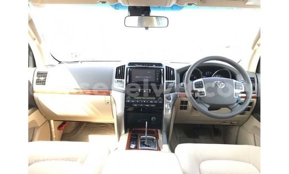 Buy Import Toyota Land Cruiser Black Car in Import - Dubai in East Mahé Buy Import Toyota Land Cruiser Black Car in Import - Dubai in East Mahé