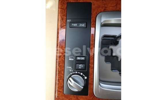 Buy Import Toyota Land Cruiser Black Car in Import - Dubai in East Mahé Buy Import Toyota Land Cruiser Black Car in Import - Dubai in East Mahé