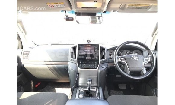 Buy Import Toyota Land Cruiser Other Car in Import - Dubai in East Mahé Buy Import Toyota Land Cruiser Other Car in Import - Dubai in East Mahé