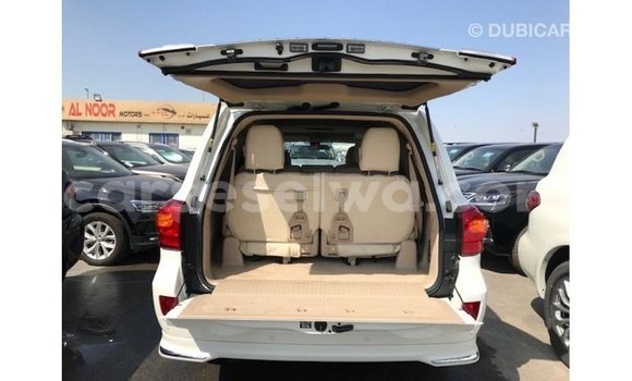 Buy Import Toyota Land Cruiser White Car in Import - Dubai in East Mahé Buy Import Toyota Land Cruiser White Car in Import - Dubai in East Mahé
