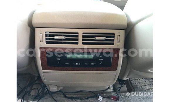 Buy Import Toyota Land Cruiser White Car in Import - Dubai in East Mahé Buy Import Toyota Land Cruiser White Car in Import - Dubai in East Mahé