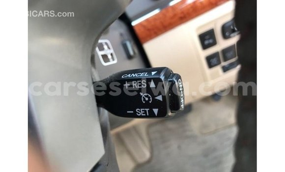 Buy Import Toyota Land Cruiser White Car in Import - Dubai in East Mahé Buy Import Toyota Land Cruiser White Car in Import - Dubai in East Mahé