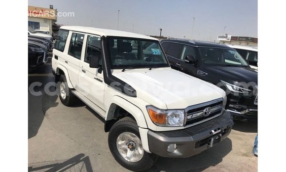 Buy Import Toyota Land Cruiser White Car in Import - Dubai in East Mahé Buy Import Toyota Land Cruiser White Car in Import - Dubai in East Mahé