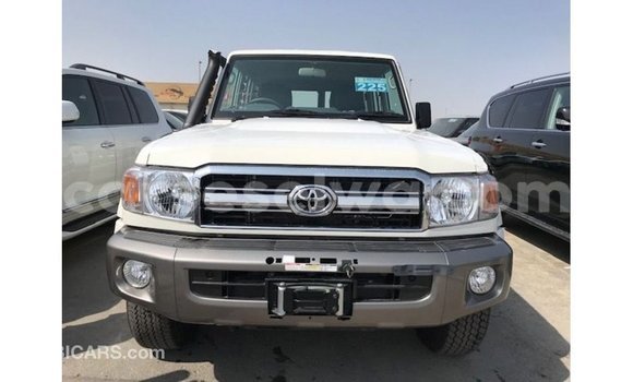 Buy Import Toyota Land Cruiser White Car in Import - Dubai in East Mahé Buy Import Toyota Land Cruiser White Car in Import - Dubai in East Mahé