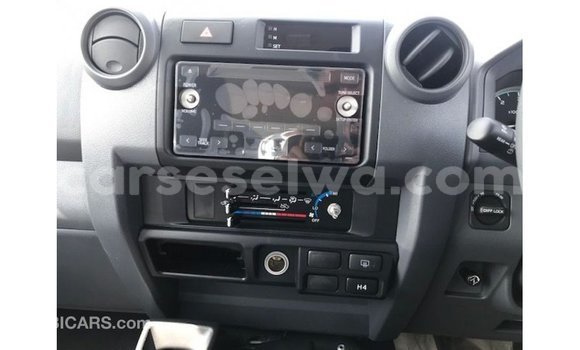 Buy Import Toyota Land Cruiser White Car in Import - Dubai in East Mahé Buy Import Toyota Land Cruiser White Car in Import - Dubai in East Mahé