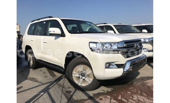 Acheter Import Voiture Toyota Land Cruiser Blanc à Import - Dubai, East Mahé Acheter Import Voiture Toyota Land Cruiser Blanc à Import - Dubai, East Mahé