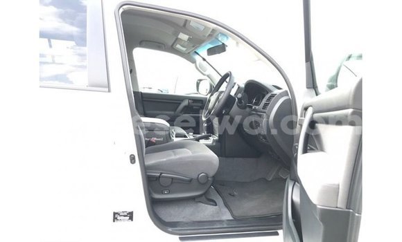 Buy Import Toyota Land Cruiser White Car in Import - Dubai in East Mahé Buy Import Toyota Land Cruiser White Car in Import - Dubai in East Mahé