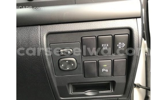 Buy Import Toyota Land Cruiser White Car in Import - Dubai in East Mahé Buy Import Toyota Land Cruiser White Car in Import - Dubai in East Mahé