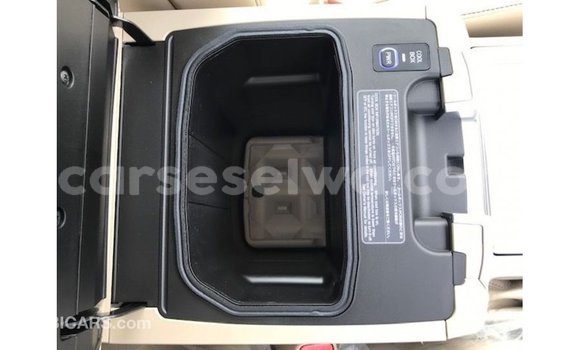 Buy Import Toyota Land Cruiser White Car in Import - Dubai in East Mahé Buy Import Toyota Land Cruiser White Car in Import - Dubai in East Mahé