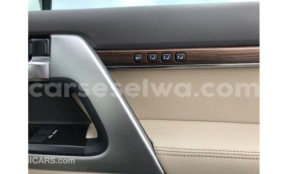 Buy Import Toyota Land Cruiser White Car in Import - Dubai in East Mahé Buy Import Toyota Land Cruiser White Car in Import - Dubai in East Mahé