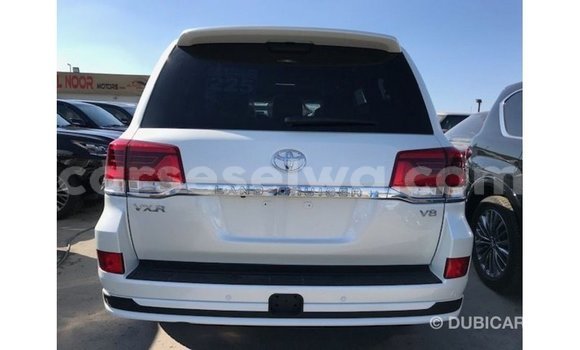 Buy Import Toyota Land Cruiser White Car in Import - Dubai in East Mahé Buy Import Toyota Land Cruiser White Car in Import - Dubai in East Mahé