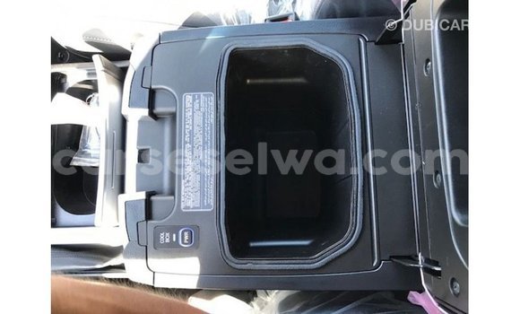 Buy Import Toyota Land Cruiser White Car in Import - Dubai in East Mahé Buy Import Toyota Land Cruiser White Car in Import - Dubai in East Mahé