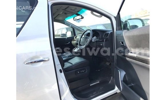 Buy Import Toyota Vellfire White Car in Import - Dubai in East Mahé Buy Import Toyota Vellfire White Car in Import - Dubai in East Mahé