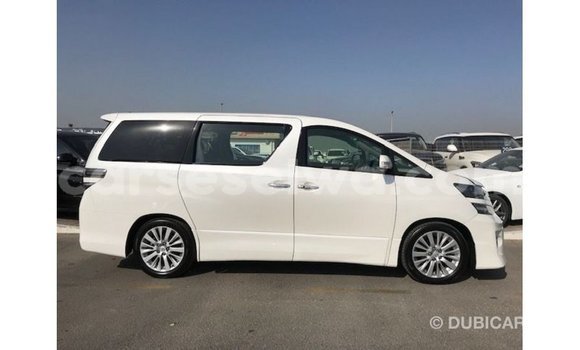 Buy Import Toyota Vellfire White Car in Import - Dubai in East Mahé Buy Import Toyota Vellfire White Car in Import - Dubai in East Mahé