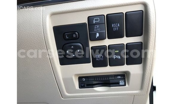 Buy Import Toyota Land Cruiser White Car in Import - Dubai in East Mahé Buy Import Toyota Land Cruiser White Car in Import - Dubai in East Mahé