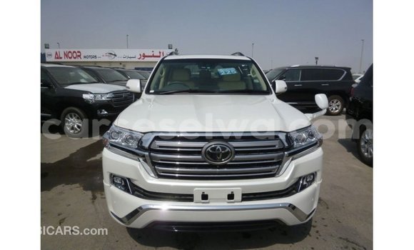 Buy Import Toyota Land Cruiser White Car in Import - Dubai in East Mahé Buy Import Toyota Land Cruiser White Car in Import - Dubai in East Mahé